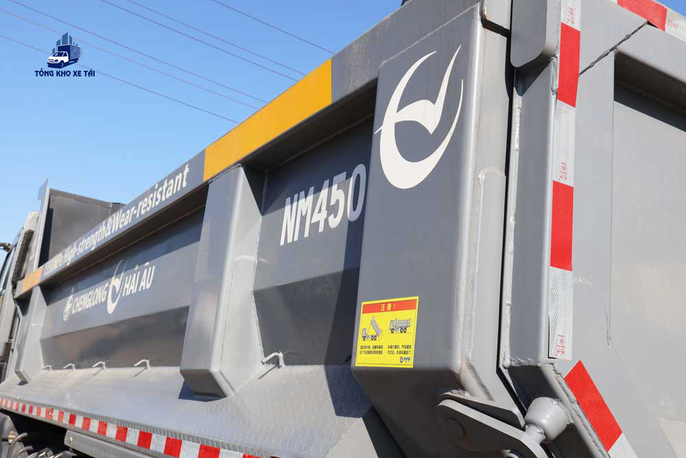 Xe Ben 4 Chân ChengLong H7 390HP Thùng U 15 Khối (Cầu Dầu)